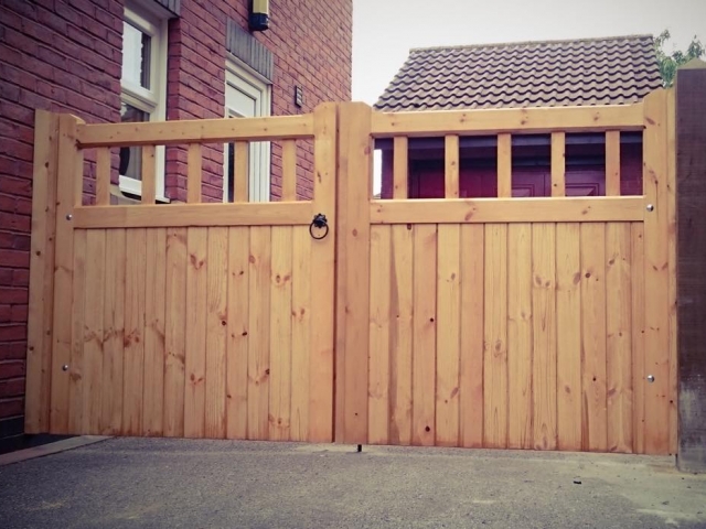 Wooden Driveway Gates Wooden Gate Installations Village Gates