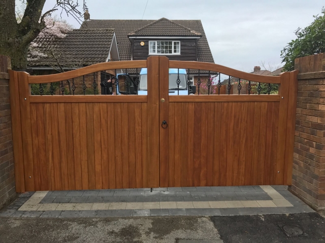 Types Of Timber - Village Gates